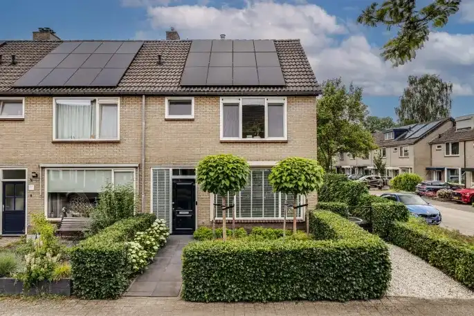 Corner house for sale: Van Solmsstraat 15, Het Loo Apeldoorn