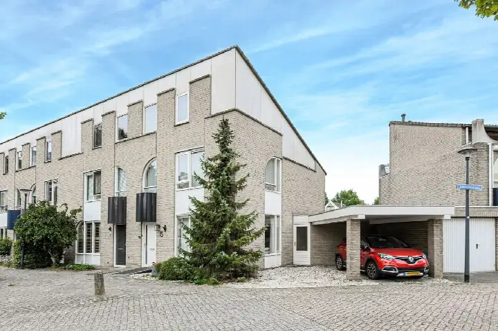 Tussenwoning te koop: Van Someren-Downerlaan 15, Staatsliedenbuurt Oosterhout