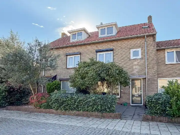 Terraced house for sale: Van Speijklaan 30, Midden Eng-Oost Bussum