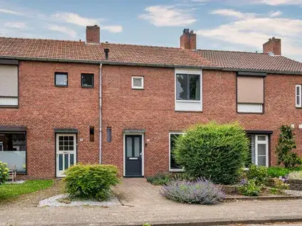 Tussenwoning te koop: Van Stepraethstraat 8, Sevenum Sevenum
