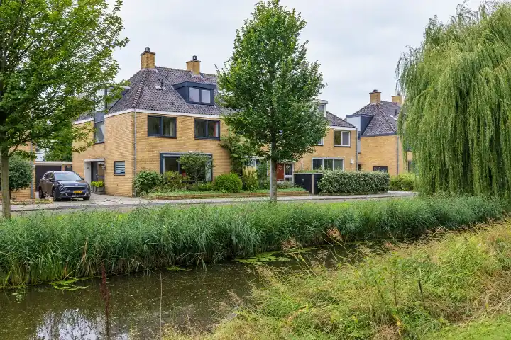 Corner house for sale: van Struykstraat 23, Boerenburg West Noordwijk