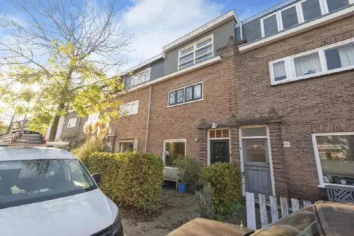 Tussenwoning te koop: Van 't Hoffstraat 83, Zeeheldenbuurt Haarlem