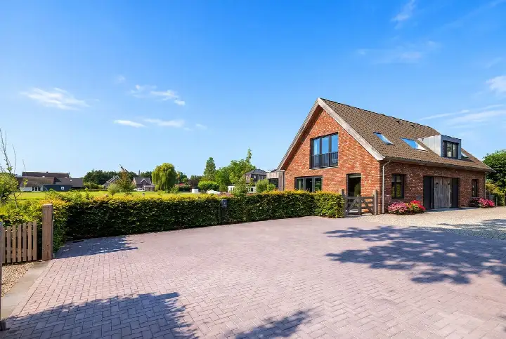Vrijstaande woning te koop: Van Teylingenweg 97, Kamerik (dorp) Kamerik