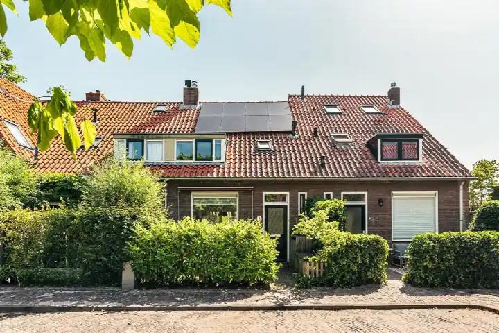 Tussenwoning te koop: Van Twiskplein 3, Ramplaankwartier Haarlem