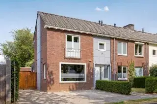 Twee-onder-één-kap te koop: Van Veldekelaan 10, Kluis Geleen