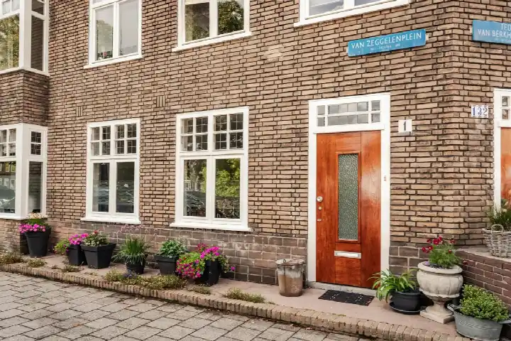 Apartment for sale: Van Zeggelenplein 1, Van Zeggelenbuurt Haarlem
