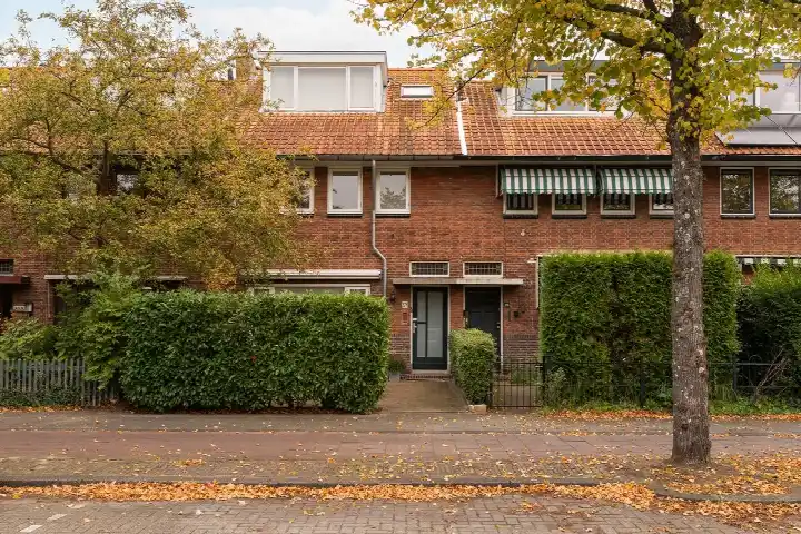 Terraced house for sale: Van Zuylen van Nijeveltstraat 278, Zijlwatering-haven Wassenaar