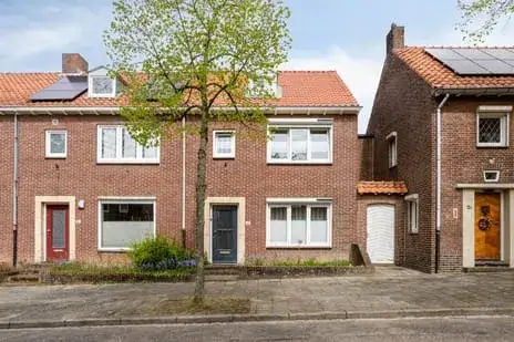 Tussenwoning te koop: Van Alphenstraat 4, Molenbergpark Heerlen