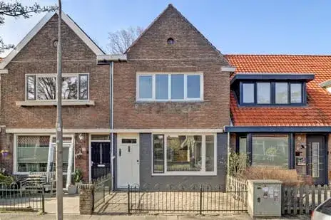 Tussenwoning te koop: van Beverwijckstraat 13, Zamenhofpark Leeuwarden