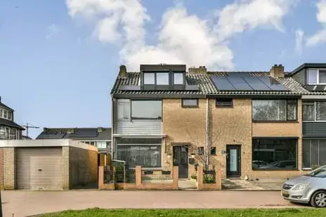 Hoekwoning te koop: Van der Helstplein 8, Sluispolder Oost Maassluis