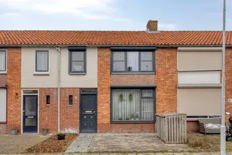 Tussenwoning te koop: van Ostadestraat 10, Oostburg Oostburg