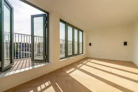 Apartment for rent: Van Rensselaerstraat 31-3, Paramariboplein e.o. Amsterdam