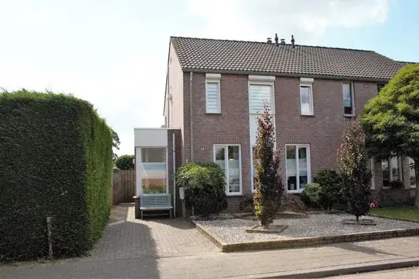 Twee-onder-één-kap te koop: van Wijlickshove 1, Lottum Lottum