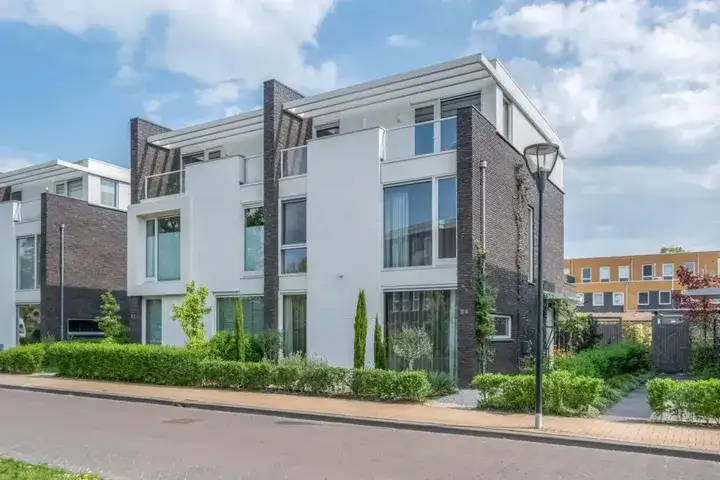 Twee-onder-één-kap te koop: Vasalislaan 84, De Wijert-Zuid Groningen