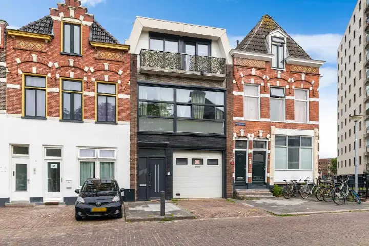 Tussenwoning te koop: Veemarktstraat 90, Oosterpoort Groningen