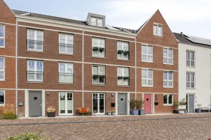 Terraced house for sale: Veemarktzicht 31, Oranjebuurt Assen
