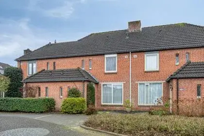 Tussenwoning te koop: Veenhof 1803, Veenhof Wijchen