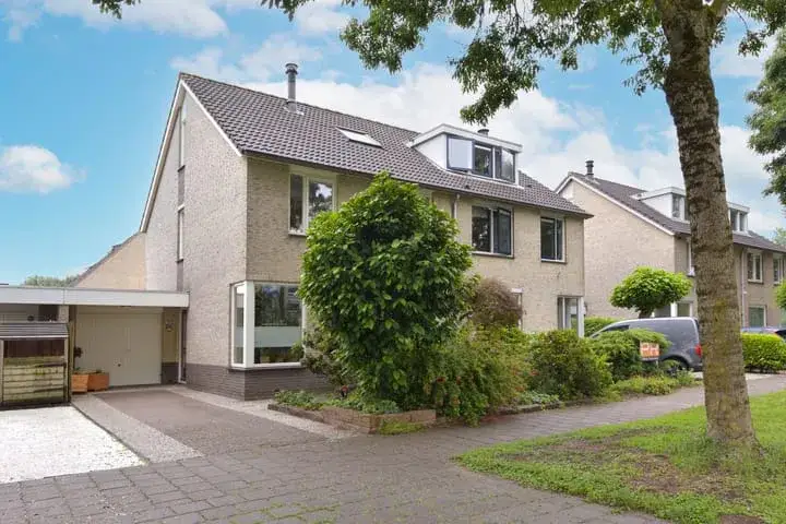 Tussenwoning te koop: Veenweg 140, de Maricken-Veenzijde Wilnis