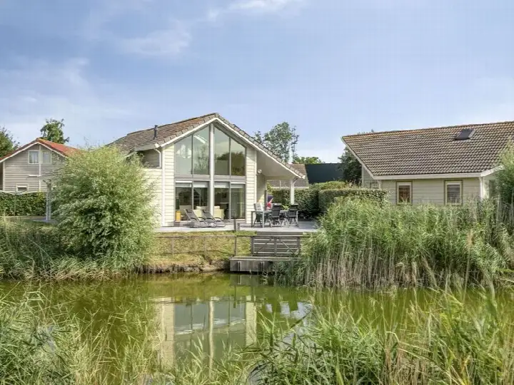 Vrijstaande woning te koop: Veerse Meerdreef 22, Verspreide huizen Kortgene Kortgene