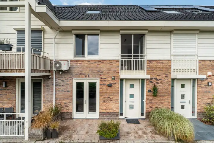 Terraced house for sale: Veersemeerstraat 27, Merenbuurt Berkel En Rodenrijs