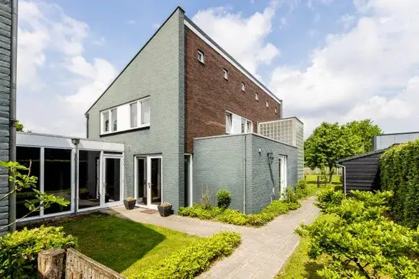 Vrijstaande woning te koop: Veertels 5, Bedrijventerrein Riel Riel