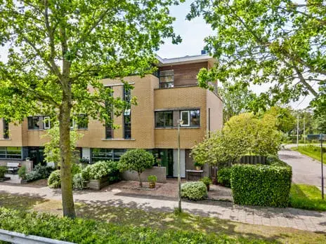 Corner house for sale: Vegmolaan 14, Doeskwartier Leiderdorp