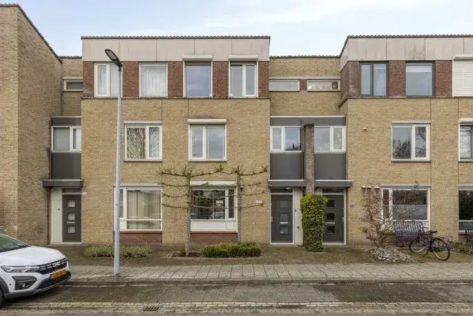Tussenwoning te koop: Veilingstraat 185, Zoggel Uden