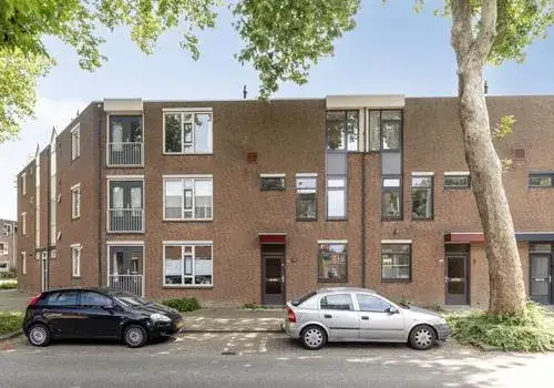 Tussenwoning te koop: Velddreef 98, Seghwaert-Noord-Oost Zoetermeer