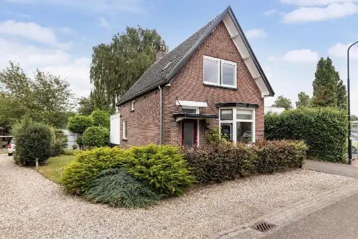 Detached house for sale: Veldhuisstraat 24, De Haven Apeldoorn