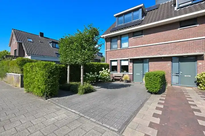 Hoekwoning te koop: Veldmuis 56, Legmeer Uithoorn