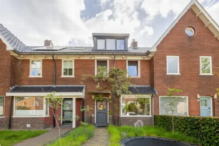 Tussenwoning te koop: Veldstraat 13, St. Anna Nijmegen
