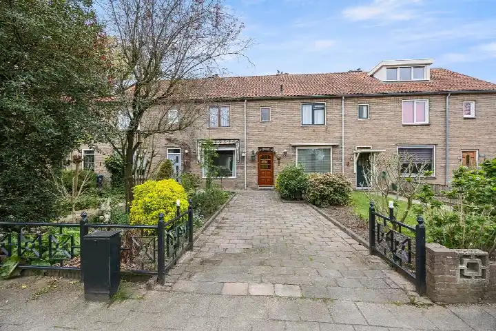 Tussenwoning te koop: Veldstraat 20, St. Anna Nijmegen