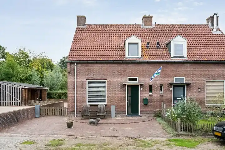 Semi-detached for sale: Veldweg 1, Windesheim Zwolle