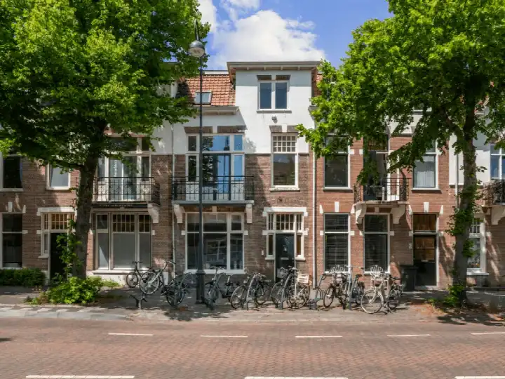 Tussenwoning te koop: Velserstraat 6, Kleverpark-noord Haarlem