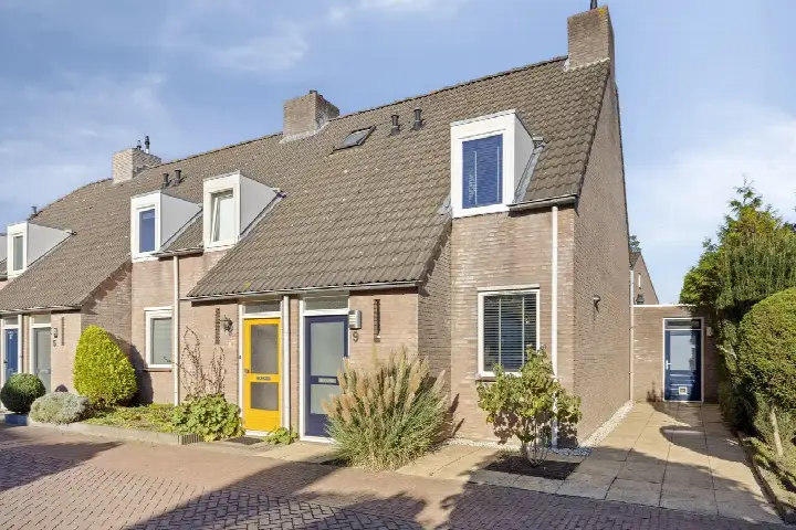 Corner house for sale: Vendelstraat 9, Waalre Waalre