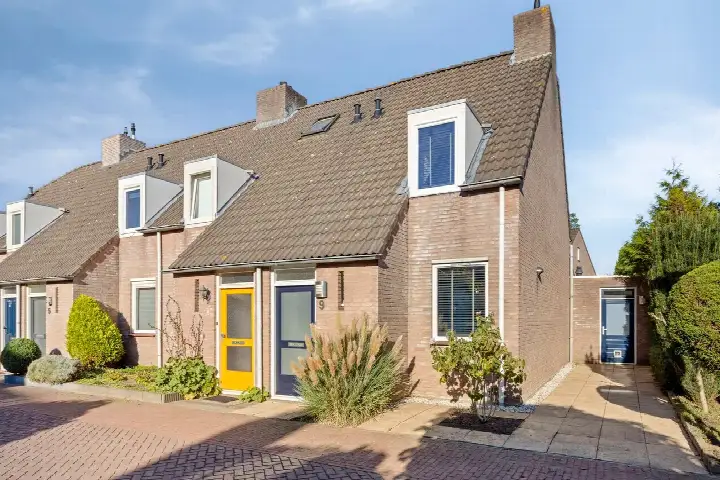 Corner house for sale: Vendelstraat 9, Waalre Waalre