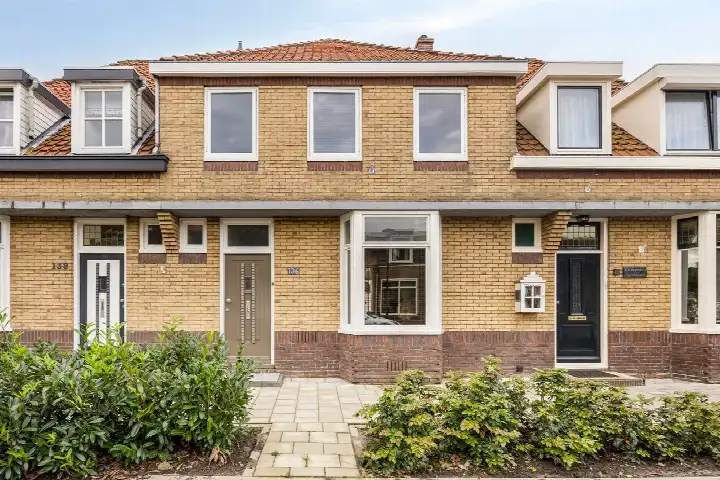 Terraced house for sale: Venenlaan 136, Venelaankwartier - Buurt 11 02 Hoorn