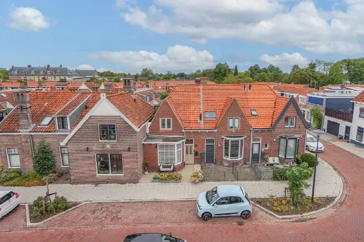 Tussenwoning te koop: Venenlaan 89, Venelaankwartier - Buurt 11 02 Hoorn