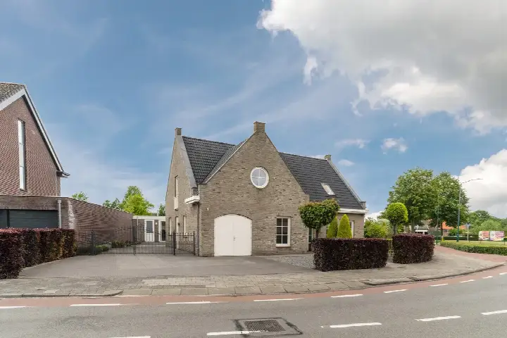 Vrijstaande woning te koop: Vennen 73, Oud Dongen Dongen