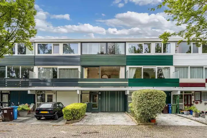 Tussenwoning te koop: Verdihof 12, Componistenbuurt-Zuid Alphen Aan Den Rijn