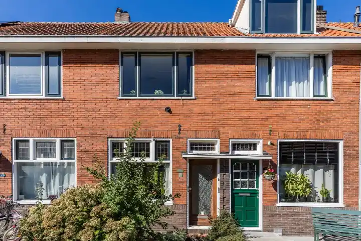Tussenwoning te koop: Vergiliusstraat 11, Rosmolenbuurt West Zaandam