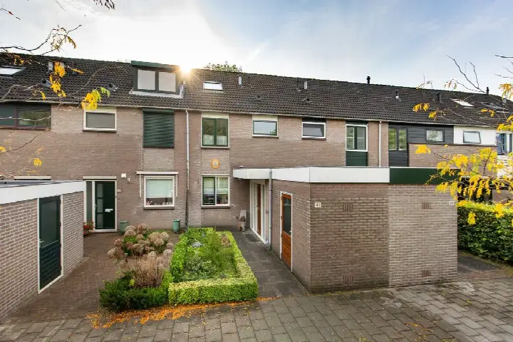 Terraced house for sale: Verisstraat 41, Hoofddorp Centrum Oost Hoofddorp