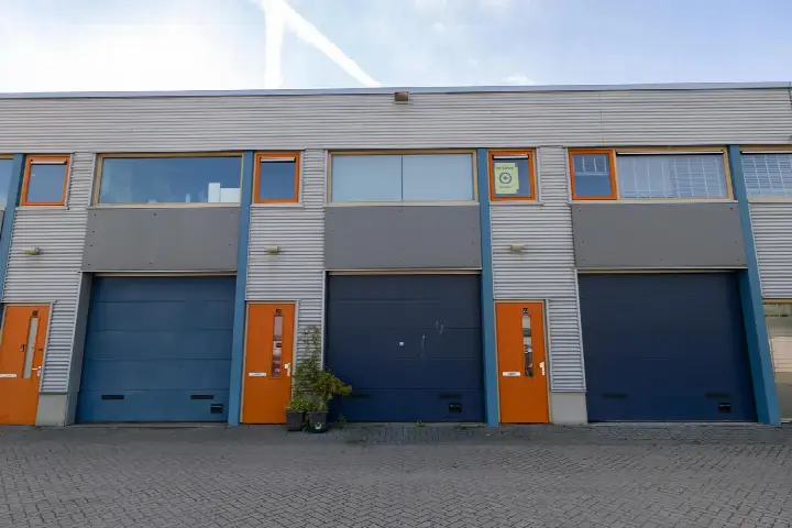 Terraced house for sale: Verlengde Bremenweg 23, Eemspoort Groningen