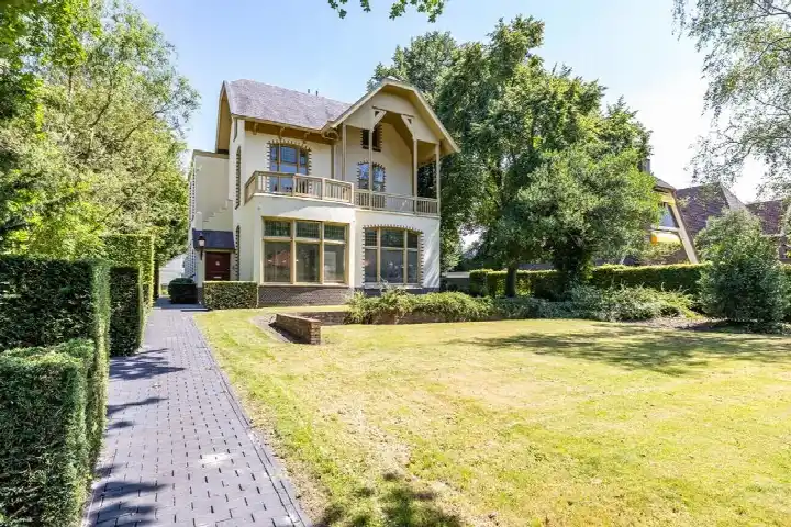 Vrijstaande woning te koop: Verlengde Hereweg 192, Villabuurt Groningen
