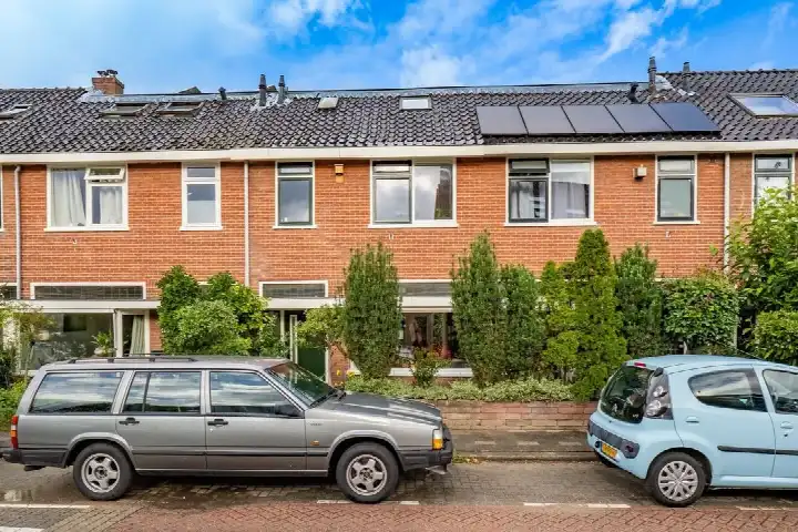 Tussenwoning te koop: Verlengde Hoogravenseweg 145, Oud Hoograven-Zuid Utrecht