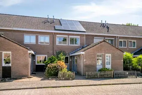 Terraced house for sale: Vermeerplantsoen 137, Venne-Oost Drunen