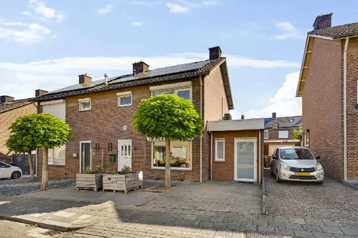 Twee-onder-één-kap te koop: Vermeerstraat 10, Spaubeek Spaubeek