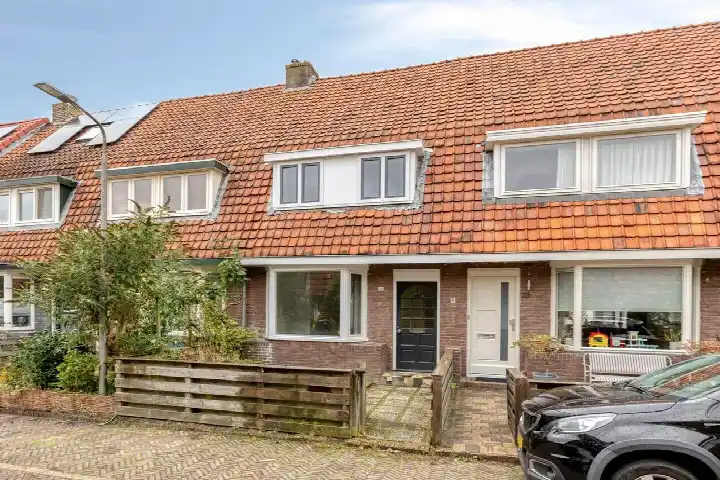 Hoekwoning te koop: Vermeerstraat 33, Gerard Dou Leeuwarden