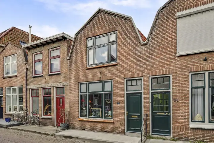 Tussenwoning te koop: Verrenieuwstraat 23, Zierikzee binnen de vesten Zierikzee
