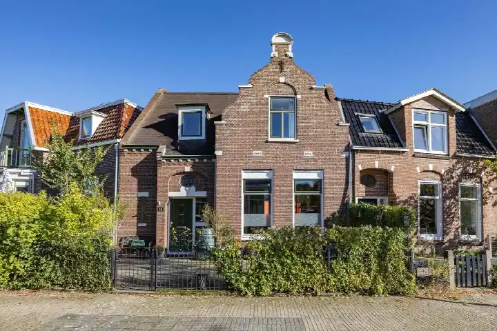 Tussenwoning te koop: Verstolkstraat 15, Achter de Hoven Leeuwarden